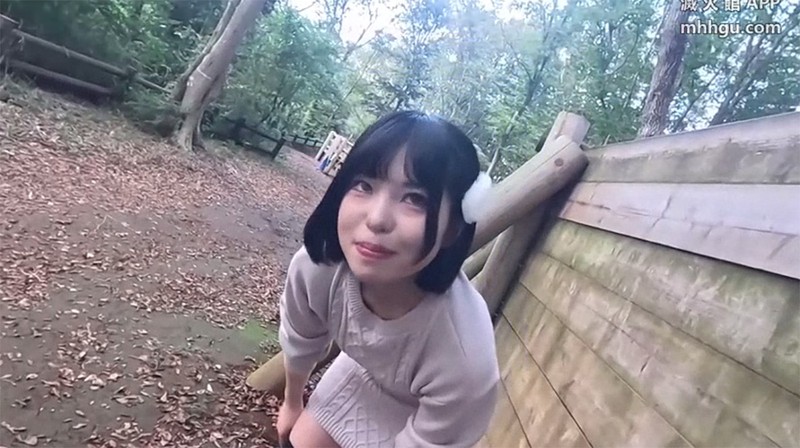 在播放黒髪・細身・ショート。鉄板の三拍子。『ヤバいヤバいヤバイ汗』超スリル満点のお散歩バイブにアスレチックSEX。FC2PPV-4328145_蜜桃传媒